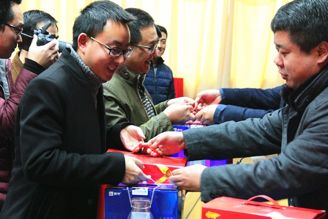 副县长任云春节慰问.jpg