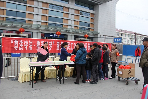180306利州区为外出务工人员撑起“保护伞” (2).jpg