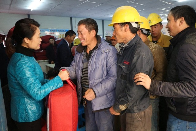 181219李自民慰问宁波广元籍农民工（信息） (1).JPG