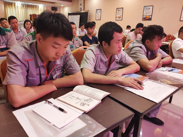 参训学员认真聆听.jpg