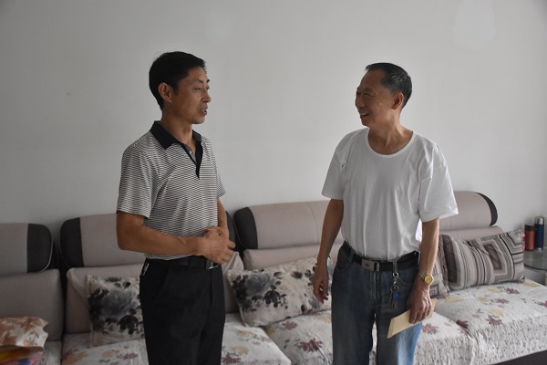 入户慰问退役军人.JPG