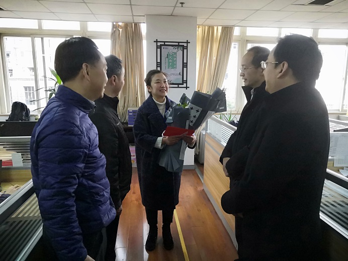 慰问马晓红.jpg